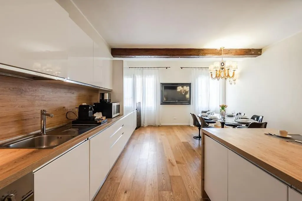 Apartamento Palazzo Artisti 270Mq Penthouse 4 Bedr Jacuzzi Módena