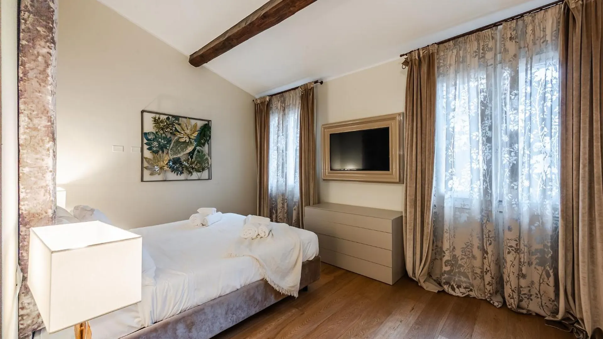 Apartamento Palazzo Artisti 270Mq Penthouse 4 Bedr Jacuzzi Módena