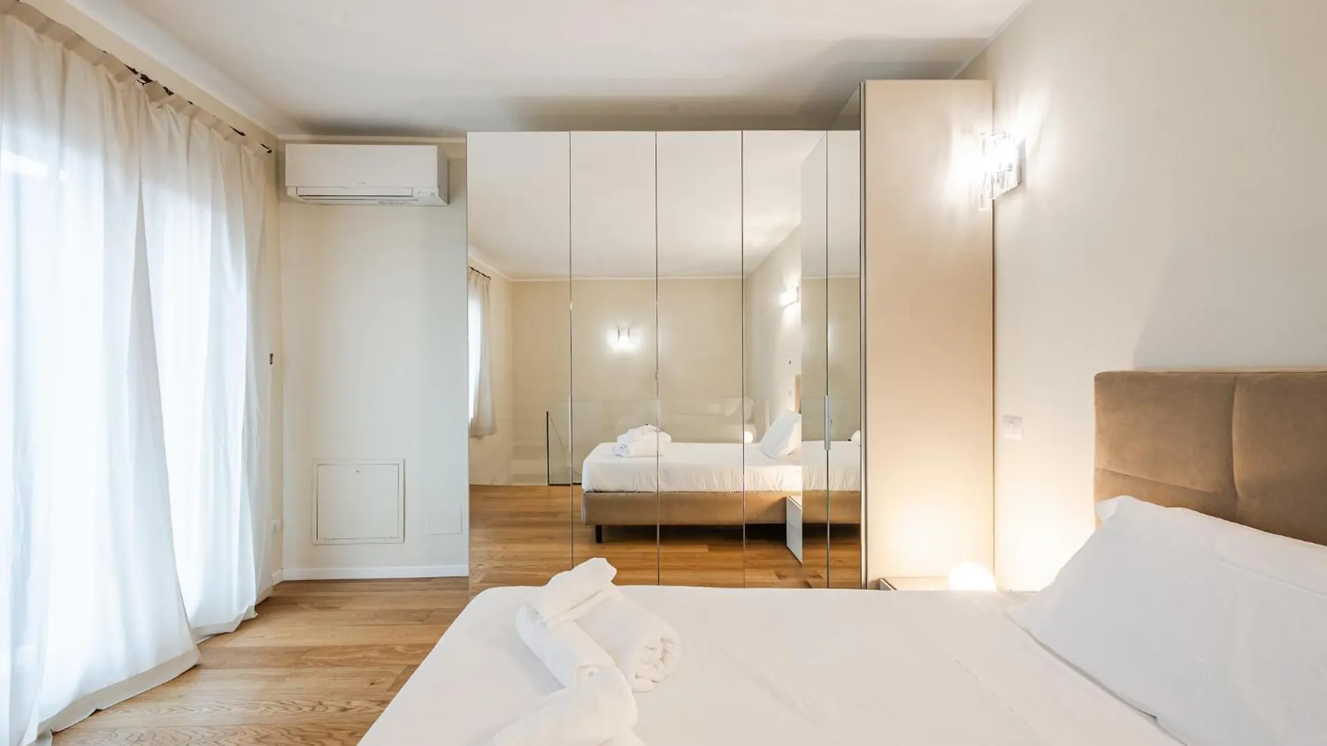 Apartamento Palazzo Artisti 270Mq Penthouse 4 Bedr Jacuzzi Módena 0*,