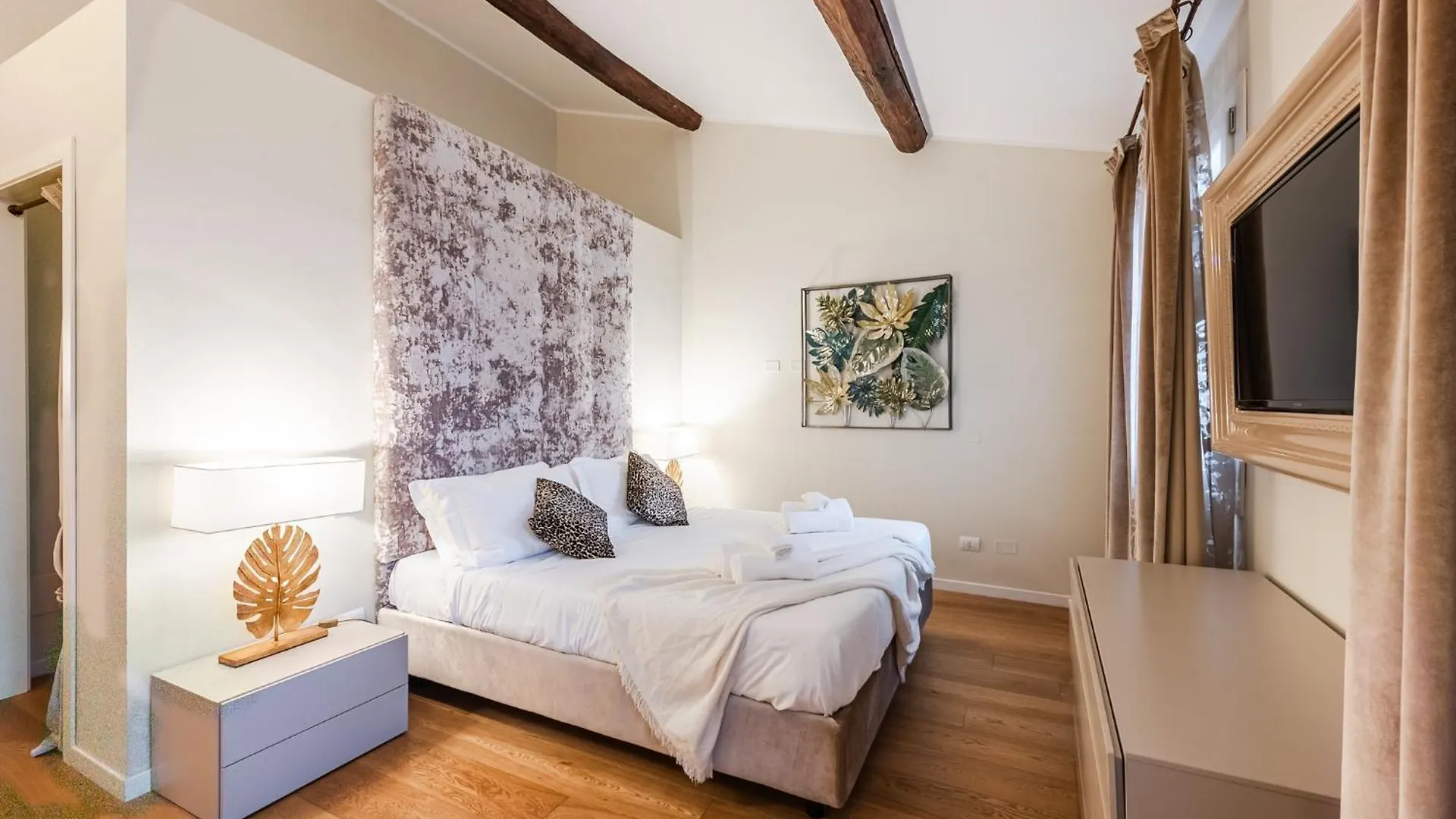 Apartamento Palazzo Artisti 270Mq Penthouse 4 Bedr Jacuzzi Módena Italia