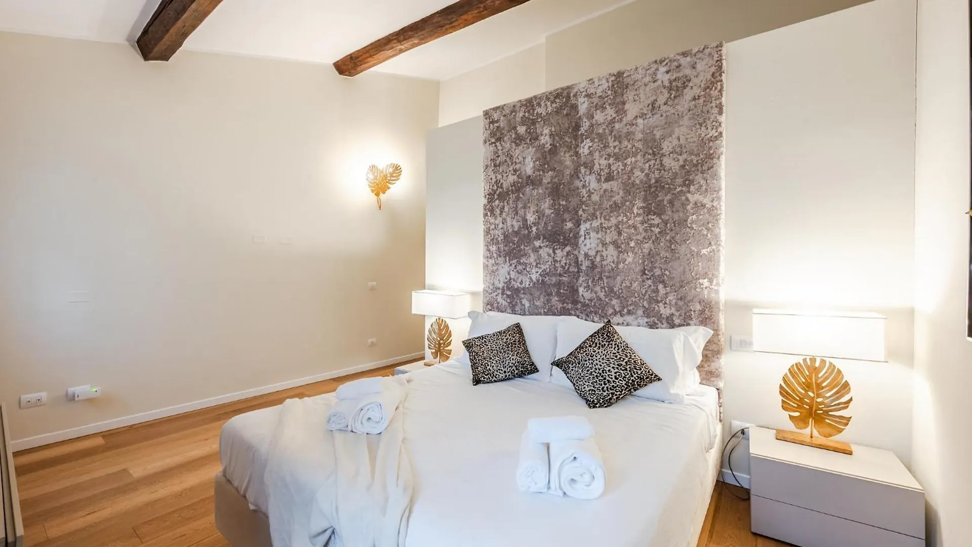 Apartamento Palazzo Artisti 270Mq Penthouse 4 Bedr Jacuzzi Módena 0*,